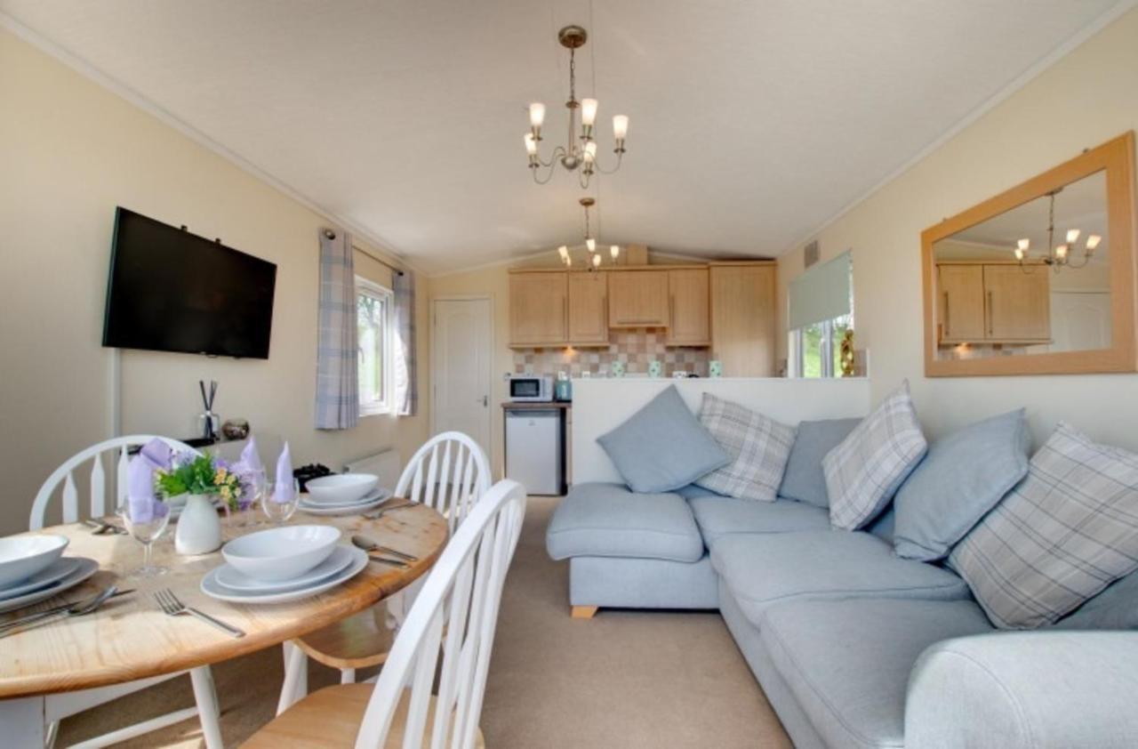 Stunning 3-Bed Hot Tub Lodge Northumberland Felton  Kültér fotó